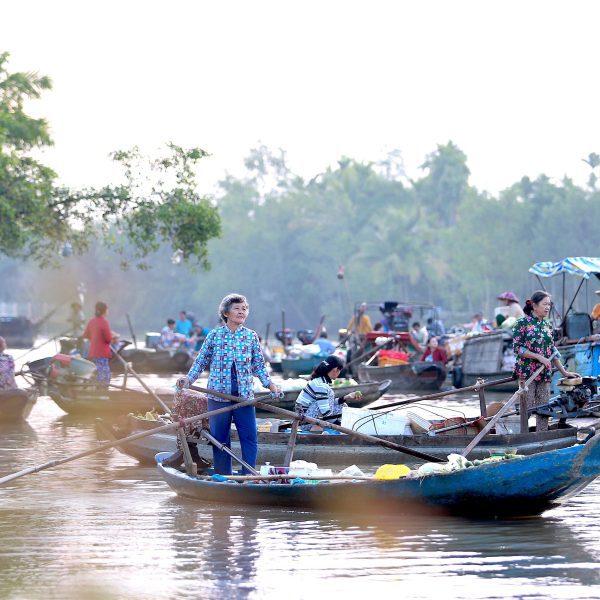 Mekong Floating Markets – Why Do They Still Preserve Their Unique Identity?