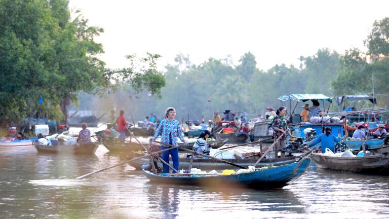 Mekong Floating Markets – Why Do They Still Preserve Their Unique Identity?